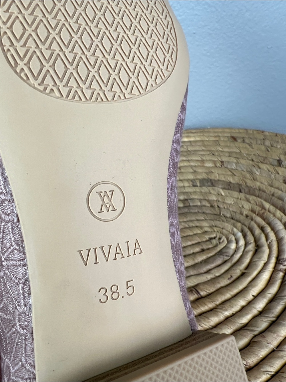 Vivaia Maelyn Mauve Lace Pointed Toe Flats with Cushioned Insole - Picture 11 of 12